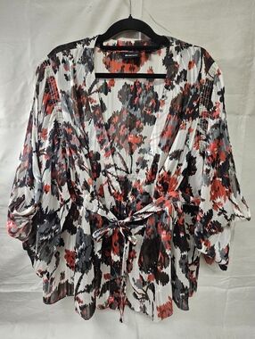 Avenue Red, Black, And White Split Sleeve Tie-Front Blouse Size 22/24